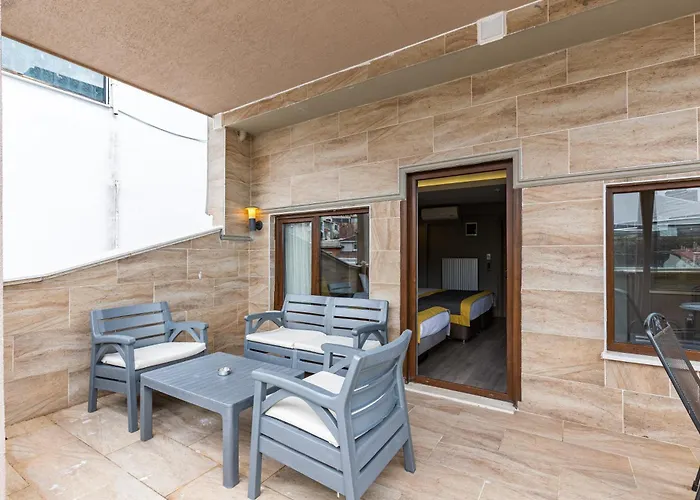 Seraglio Hotel & Suites